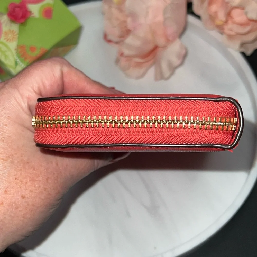 EUC Coach Accordion Zip Wallet in Coral - Picture 4 of 13